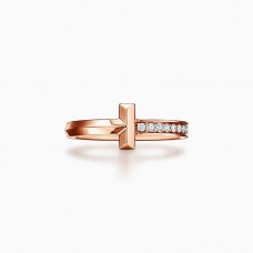 Zlatý prsten Tiffany s diamanty Tiffany T z růžového zlata T1, celebritní styl