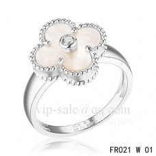 Prsten Van Cleef Alhambra z bílého zlata s bílou perletí