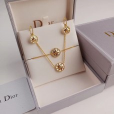 Sada šperků Christian Dior Rose Des Vents z 18karátového žlutého zlata a bílého MOP Lucy s přívěskem ve tvaru hvězdy - náušnice/náhrdelník/náramek