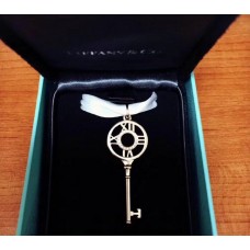 Stříbrný/růžovo-zlatý přívěsek Tiffany Atlas Keys s cvočky