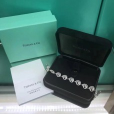 Náramek Tiffany Enchant s více srdíčky a falešnými dlážděnými diamanty, dárek ke Dni matek
