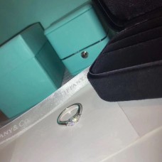 Snubní prsten Tiffany Harmony s úzkými diamanty