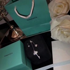 Tiffany Keys Enchant Tassel Asymetrické visací náušnice Šperky USA