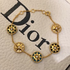 Zlaté náušnice Dior Rose Des Vents Multi-Color Ore Lucy Star Pendants z 18karátového žlutého zlata Faux...