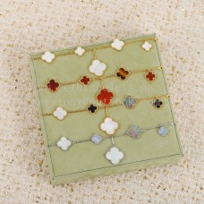 Van Cleef Arpels náramek Magic Alhambra