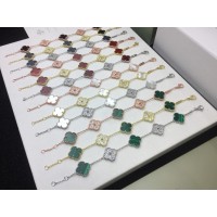 Náramek Van Cleef Arpels Alhambra s 5 motivy, perleť, diamant