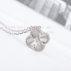 Van Cleef Arpels Alhambra přívěsek Sliver motivy s diamantem