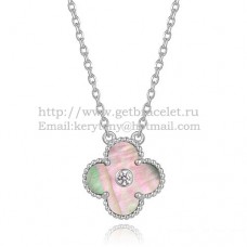 Přívěsek Van Cleef Arpels Alhambra z bílého zlata s kulatými diamanty ze šedé perleti.